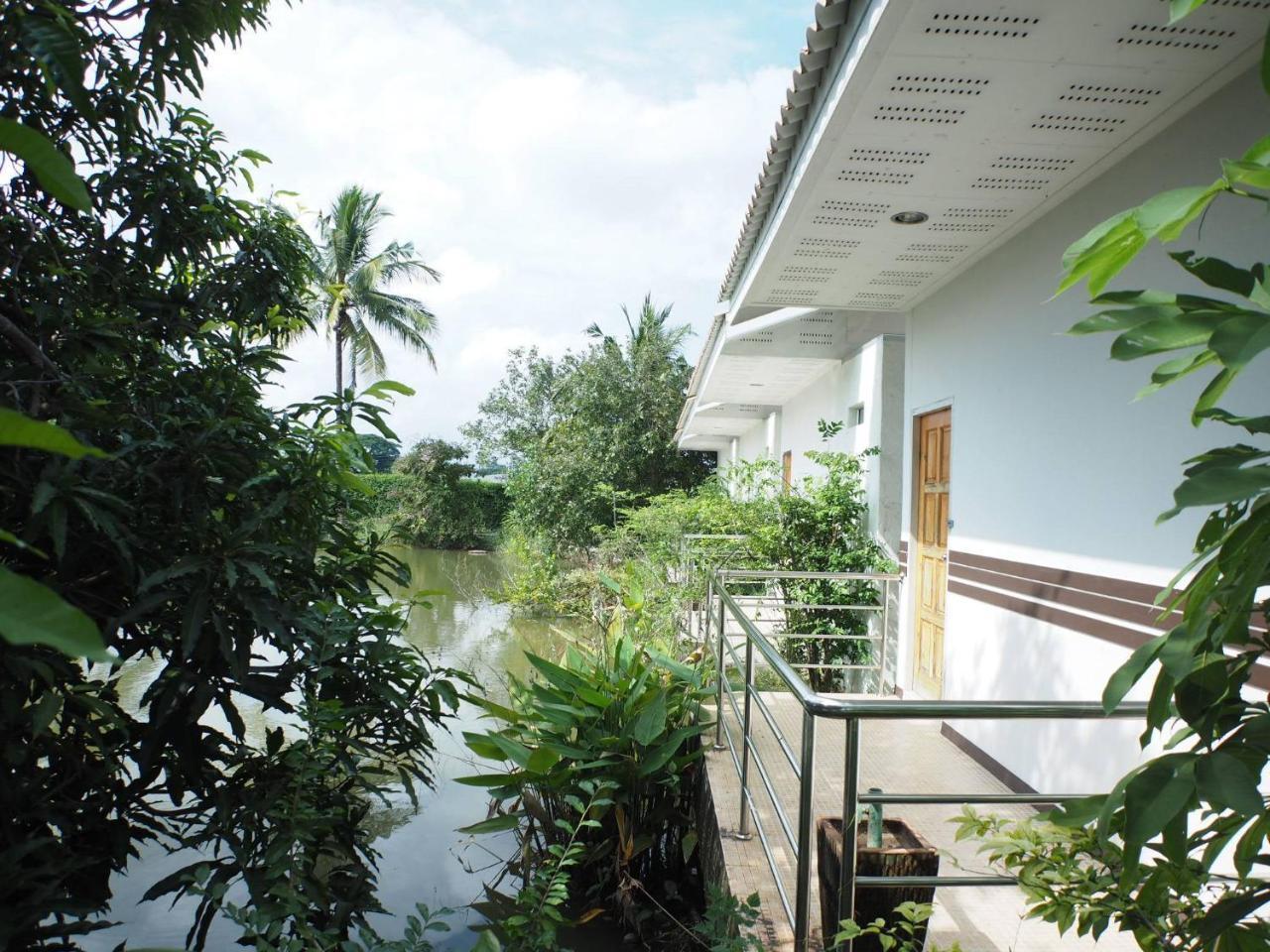 Baanpooya Hotel And Resort Tak Exterior foto