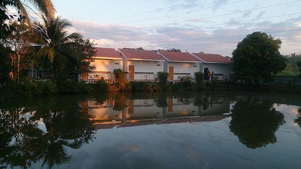 Baanpooya Hotel And Resort Tak Exterior foto